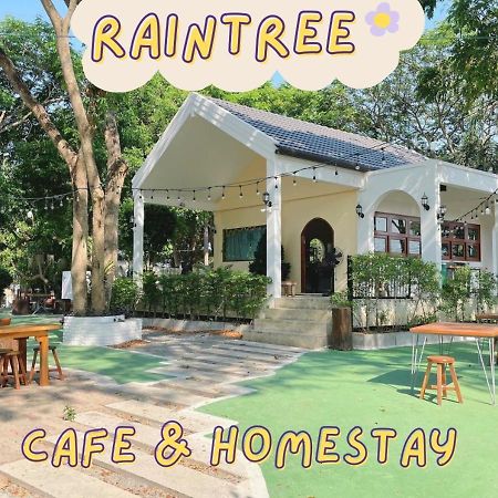 Rain Tree Cafe & Homestay Uthai Thani Esterno foto